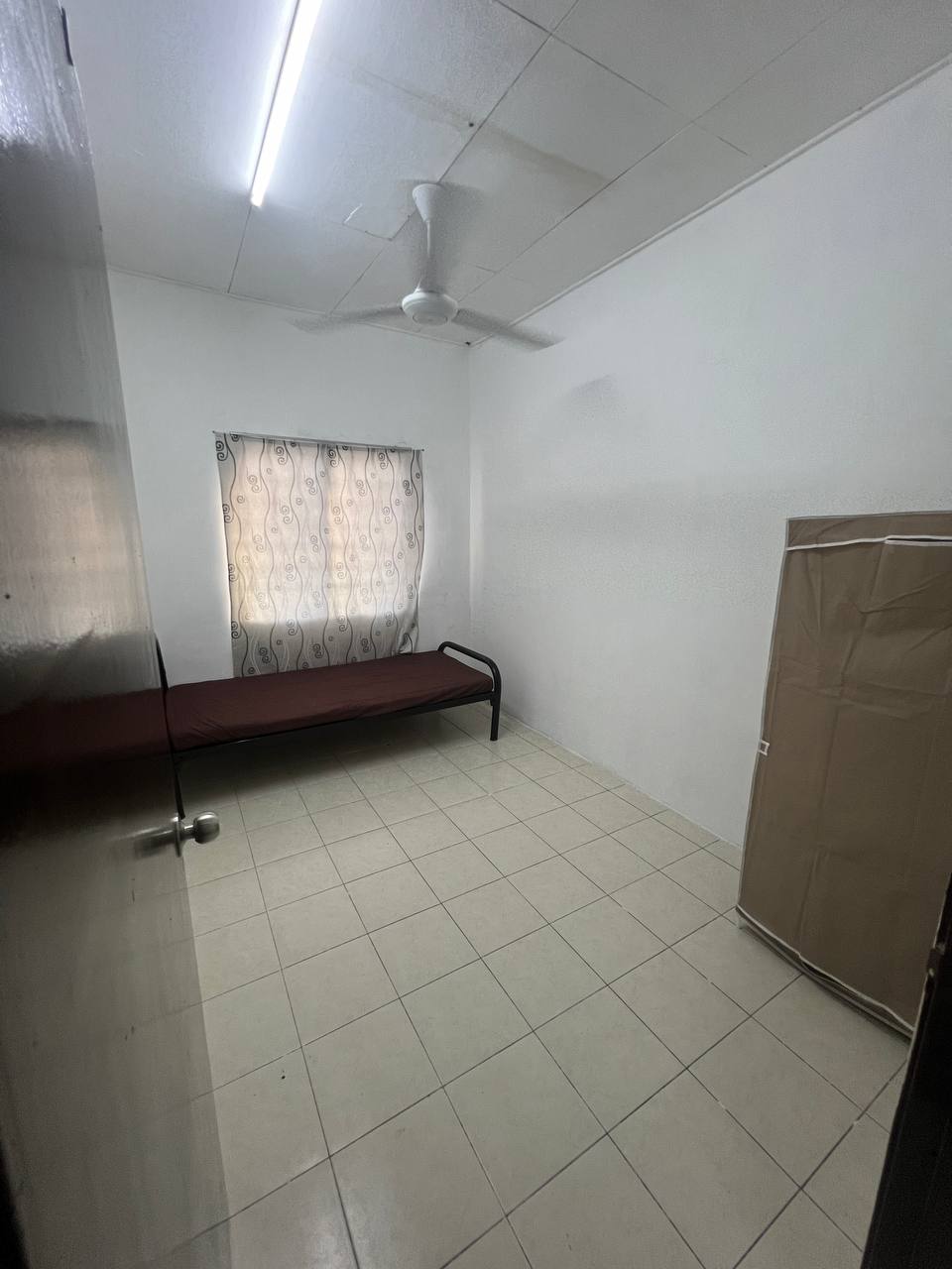 Bilik S3 di Bilik Sewa Lelaki Pasir Gudang Jalan Kelisa